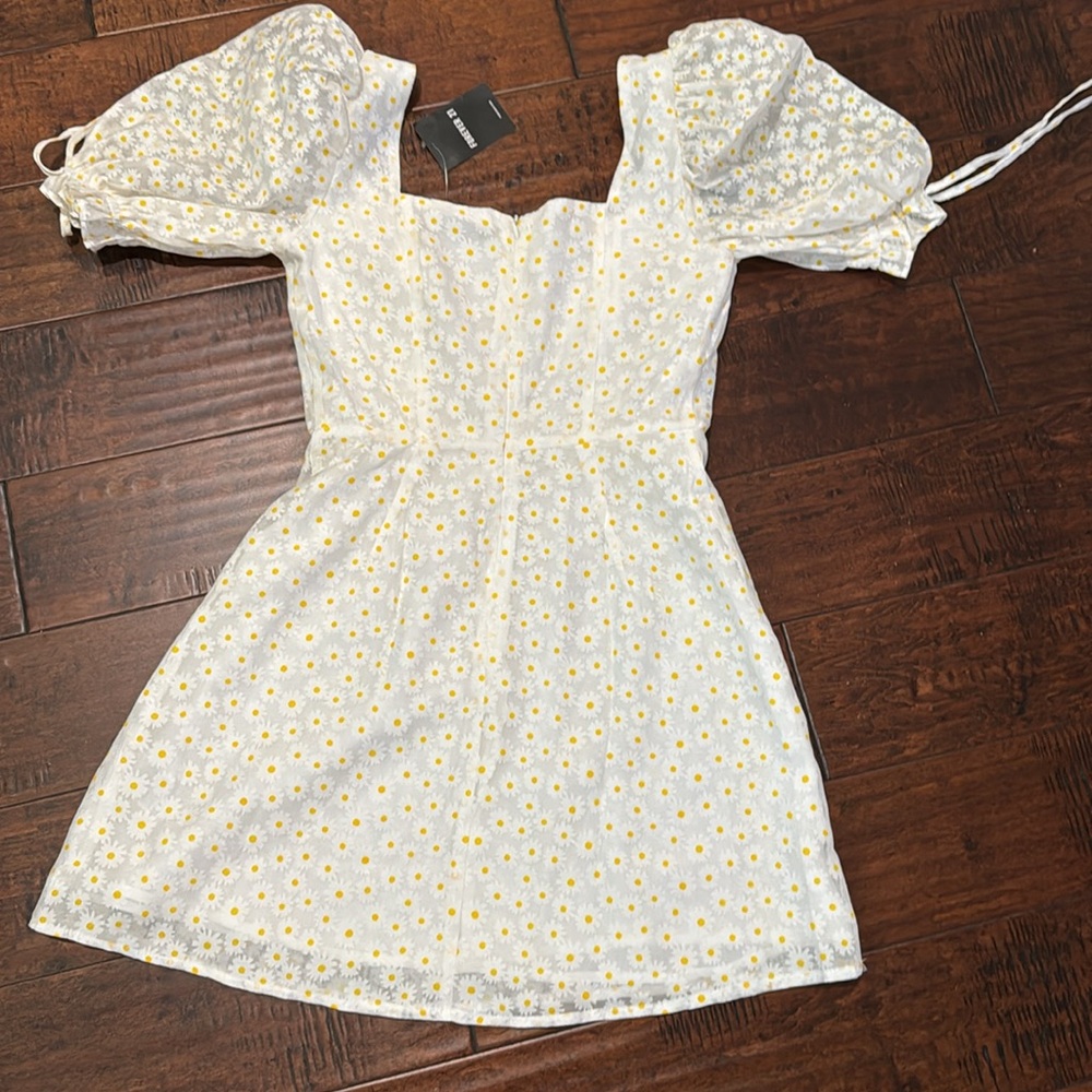 Women’s S Forever 21 daisy dress - Picture 5 of 5